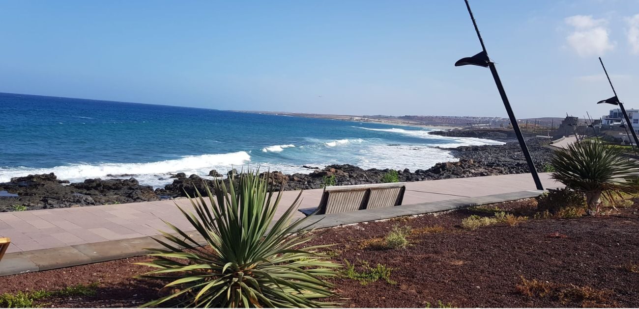 Il viale marittimo da Playa Chica a Playa Blanca