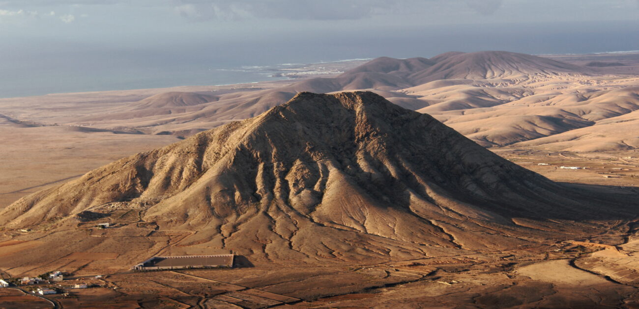Montaña Tindaya, il monumento naturale più suggestivo di Fuerteventura