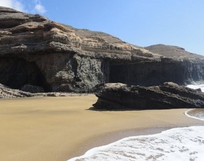 Grotta de la Playa de la Solapa a Fuerteventura